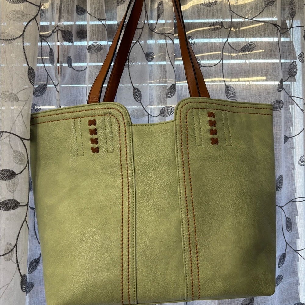 Elegant Mountain West Green Tote Bag